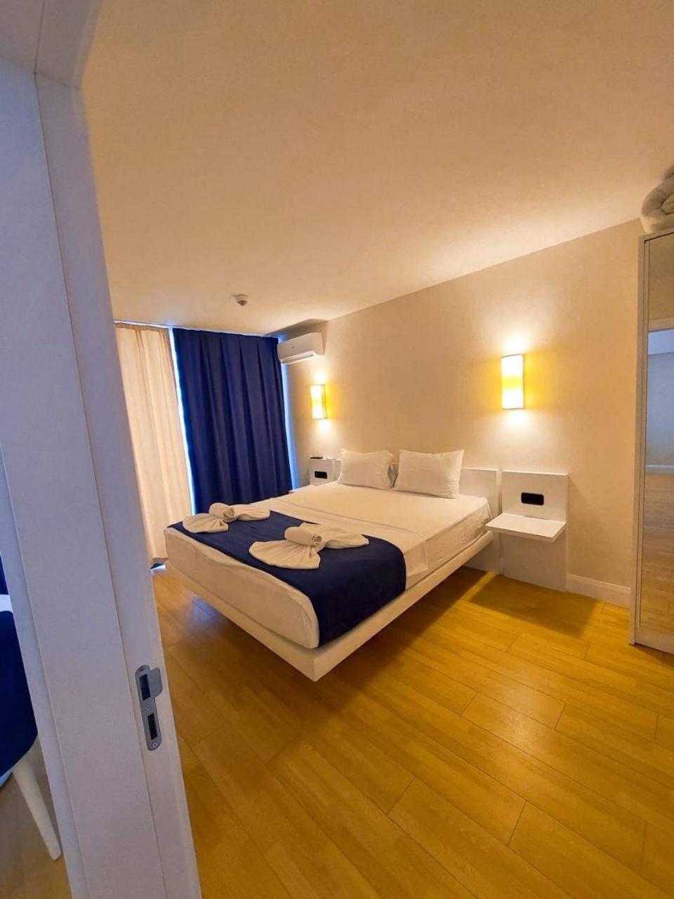 Orbi City Apartments On The Beach Batumi Exteriör bild