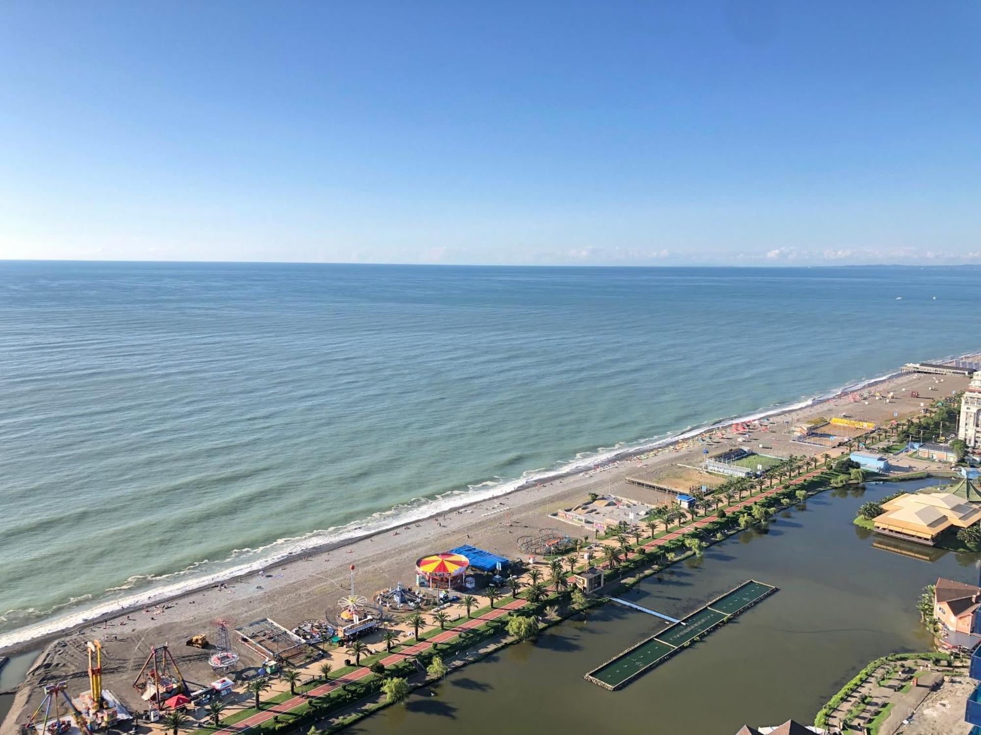 Orbi City Apartments On The Beach Batumi Exteriör bild